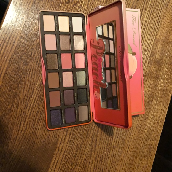 TOO FACED SWEET PEACH EYESHADOW PALETTE NEW! - Picture 3 of 4